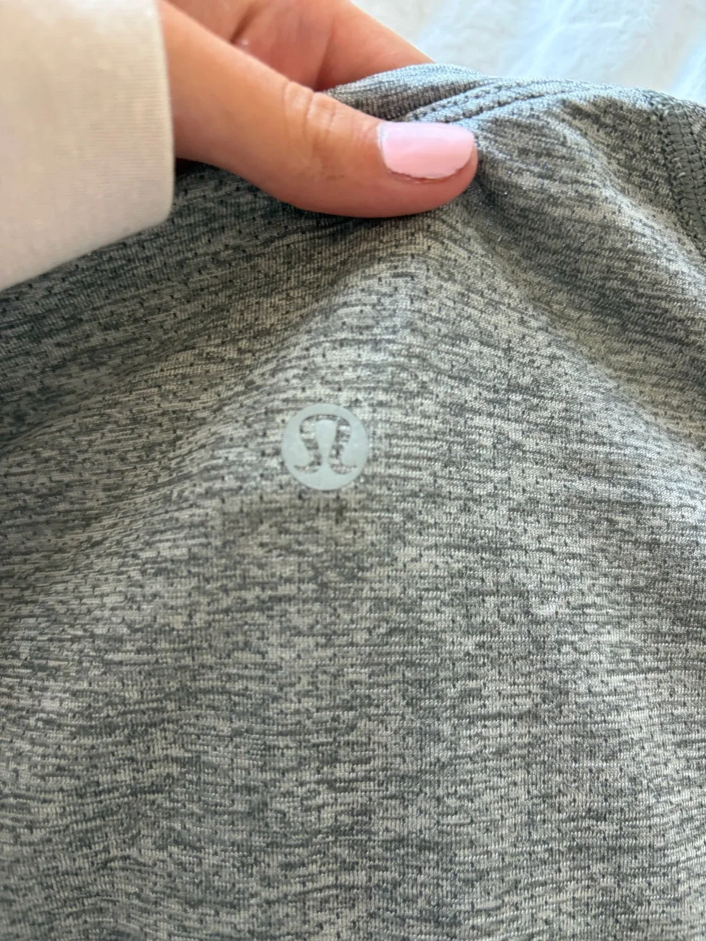 Size 0 Lululemon swiftly tech cropped long sleeve
